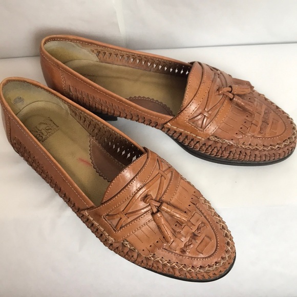 Nunn Bush Other - Nunn Bush Men Brown Leather Tassel Loafers huarache look made in Brazil Sz 8.5
